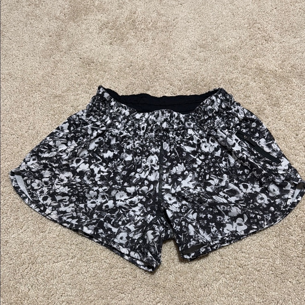 Lulu lemon Floral Black and White Women's Shorts